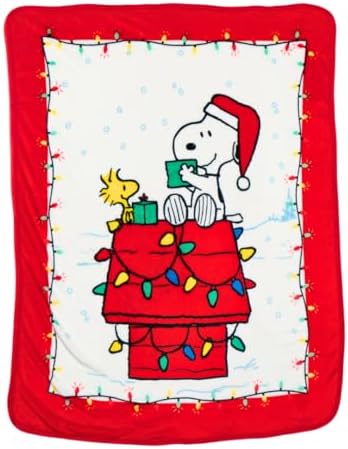 Franco Peanuts Snoopy Holiday Throw 40x50 Inches