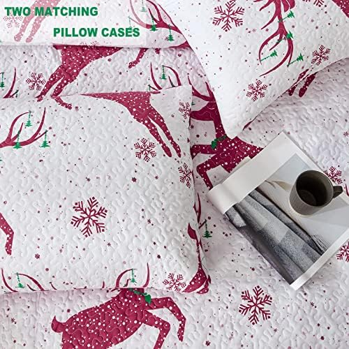 Christmas Queen Quilt Set with Reindeer Print and Pillowcases